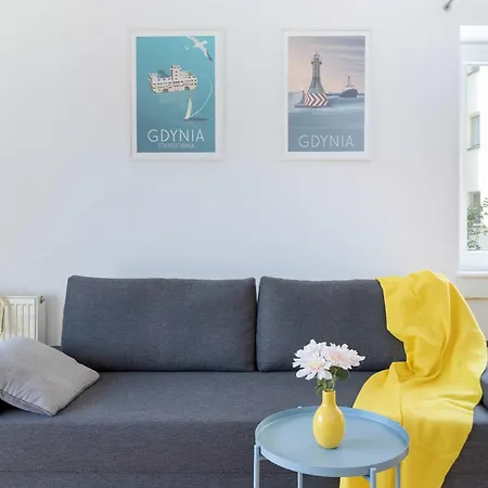 Family In Center With Balcony By Renters * Gdynia